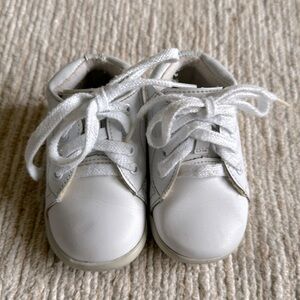 3W smart, fit, baby shoes, white skid resistant non-marking wide width uni sex